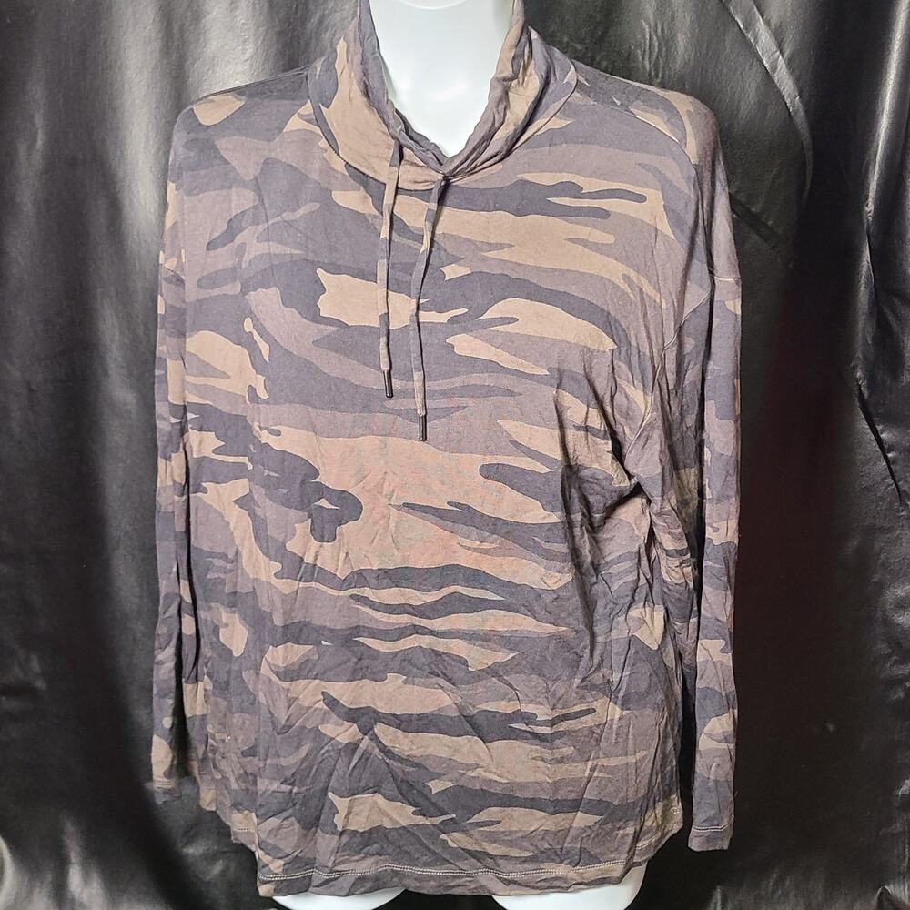 Nicole Miller New York green gray camo pull-over sweater size XL